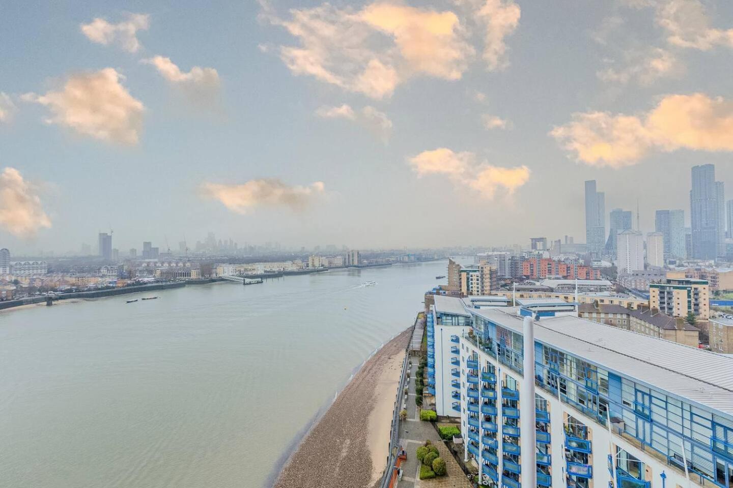 London Canary Wharf Riverside Penthouse Apartment Exterior photo